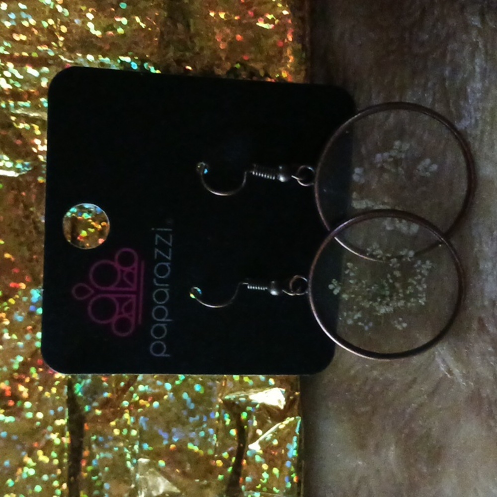 ROUND PAPARAZZI EARRINGS WITH FLOWERS